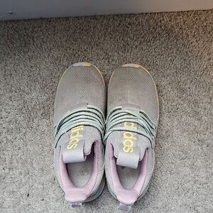 Adidas Kids Sneakers in Gray with Yellow Highlights